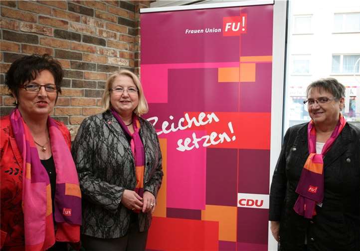 Stehen für zwei weitere Jahre an der Spitze der CDU Frauen-Union Mayen-Koblenz: Vorsitzende Hedi Thelen, MdL (M.) und ihre gleichberechtigten Stellvertreterinnen Martina Diensberg (l.) und Irmgard Kicherer.