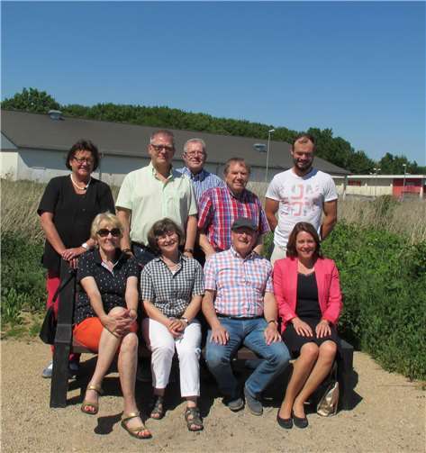 Stehend: Karin Palmert, Frank Kuczinski, Wilfried Mühlhausen, Josef Schmitz, Eduard Knaub; sitzend: Jutta Brune, Sofia Schmitz, Günter Tappeser (alle CDU-OV Heimerzheim), Ursula Rögele, Filialleitung VR-Bank Rhein-Erft, Heimerzheim. privat