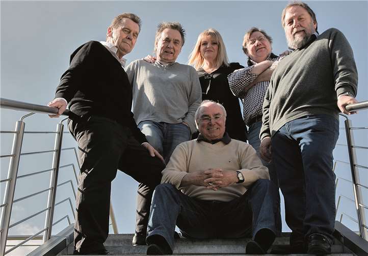 Stehend v.li.: Dr. Horst Günther, Bernd Elberskirch, Moni Buchstäber, Günther Müller, Dieter Gras; sitzend: Giuseppe Gallo. René Dünnes