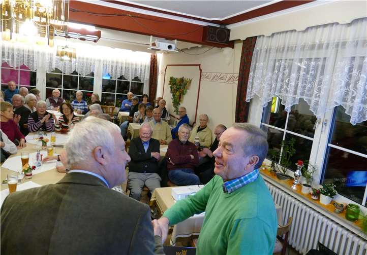 (Stehend v.l.n.r.)Vorsitzender OStFw a.D. Günter Schwarz, OStFw a.D. Horst Stricker.privat