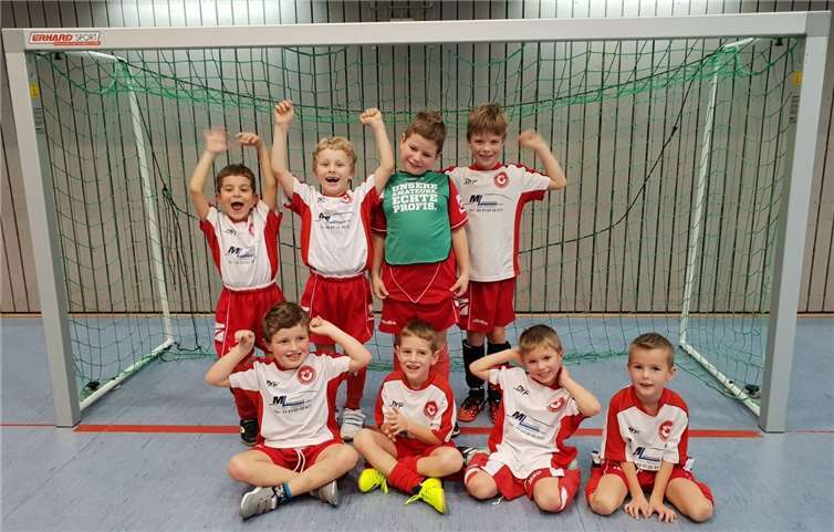 Stehend von links: Jannis, Lukas H., Leon, Tom; Sitzend von links: Fynn, Jakob, Luca und Lukas W.Privat