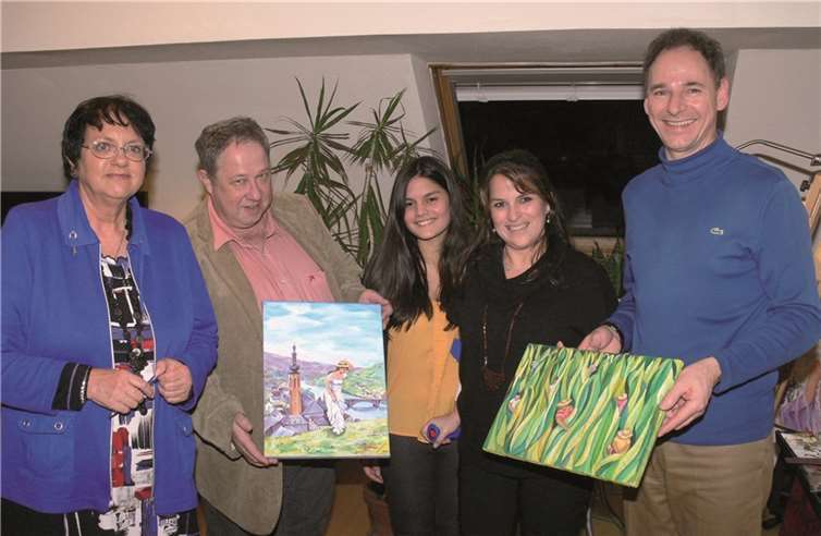 Steib-Galerist Rudolf Mattar, Germania-Geschäftsführer Herbert Budweg und Blick Aktuell-Vertreterin Ulrike Suppes gewährte sie einen Einblick.