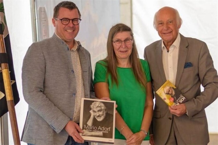 Stein- und Burgfest Mayen 2026 im Festzelt.Im Bild zu sehen von links nach rechts: Herr Christoph Rosenbaum, Frau Margret Müller,  Bürgermeister Bernhard Mauel