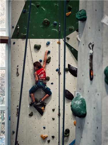 Stella Jordans in Route 3 mit dem Schwierigkeitsgrad 8.