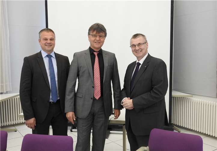 Stellen das St. Elisabeth klar in Richtung Zukunft ein : v.l. Georg Kohl, Burkhard Nauroth, Dr. Alexander Saftig. Sandra Ott