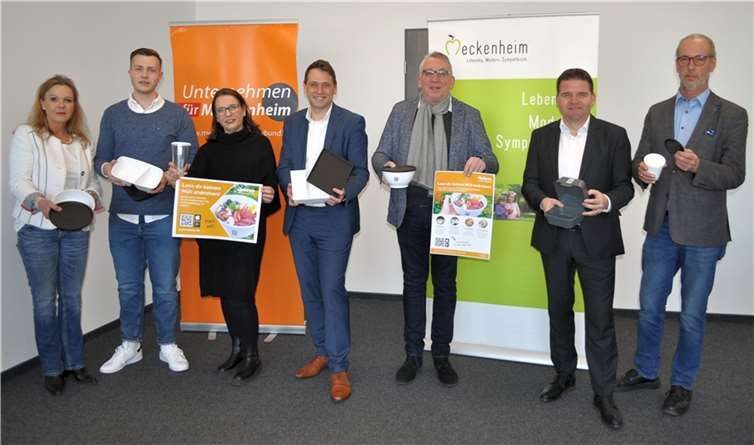 Stellen das neue Meckenheimer Mehrwegsystem vor, von links: Claudia Stolle und Kim Münstermann (beide Hygiene Express System GmbH), Sonja Crämer (Wirtschaftsförderung), Sven Schnieber und Willi Wittges-Stoelben (beide Meckenheimer Verbund), Bürgermeister Holger Jung und Mathias Johnen (DEHOGA). Foto: Stadt Meckenheim