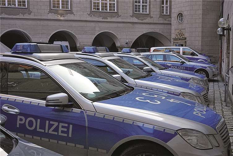 Stellt die rigorose Durchsetzung von Gesetzen eine Gefährdung des Brauchtums dar? Hans / pixabay