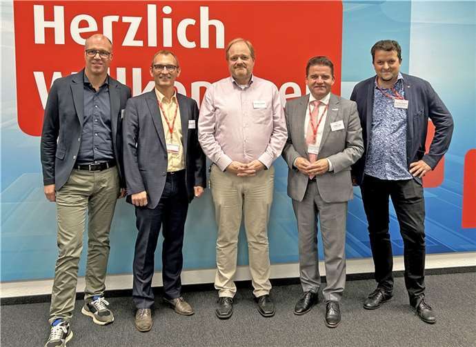 Stellten das Thema „New Work“ in den Fokus, von links: Michael Schmitz, Wirtschaftsförderer Dirk Schwindenhammer, Burkhard Görtz, Bürgermeister Holger Jung und Dr. Ulrich Dewald. Foto: Stadt Meckenheim