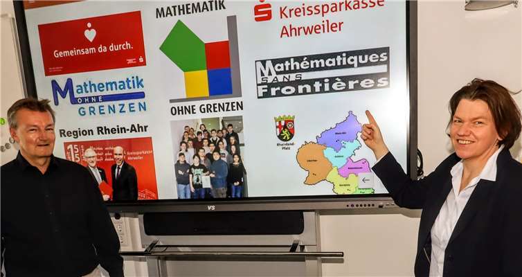 Stellvertretende Schulleiterin des Are-Gymnasiums Nina Pfeil (re.) zusammen mit Thomas J. Portugall, Leiter der Region Rhein-Ahr von Mathematik ohne Grenzen. Foto: privat