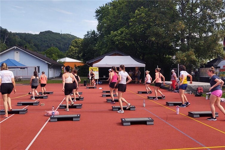 Step Aerobic – eine schweißtreibende Angelegenheit