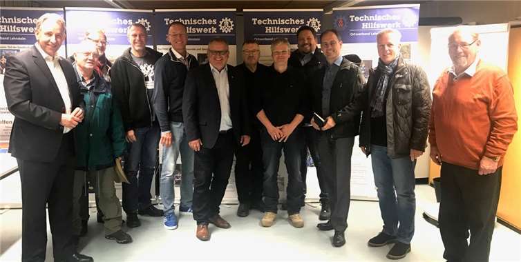 Stephan Heinz (5.v.re) und Christian Grunert (6. v.re) gaben einen spannenden Einblick in die Arbeit des THW Ortsverbandes Lahnstein.