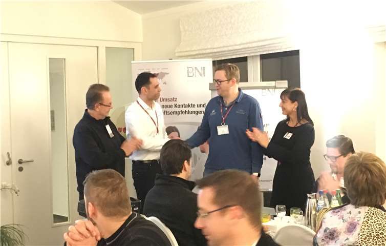 Stephan Kindler (3.v.r.) freute sich über die Auszeichnung. privat