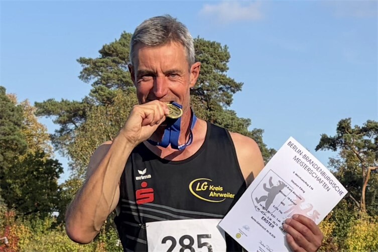 Stephan König holt die Goldmedaille im Zehnkampf in Berlin