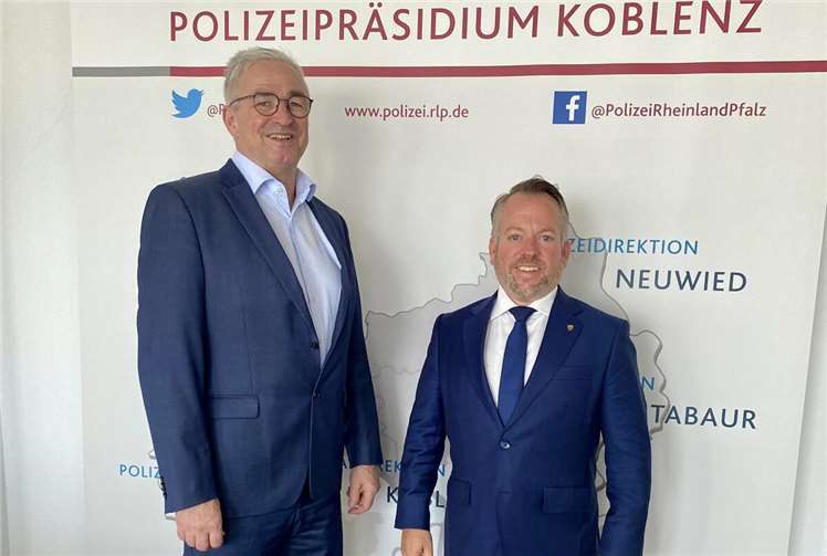 Stephan Wefelscheid mit Polizeipräsident Süs. Foto: Claas Osterloh