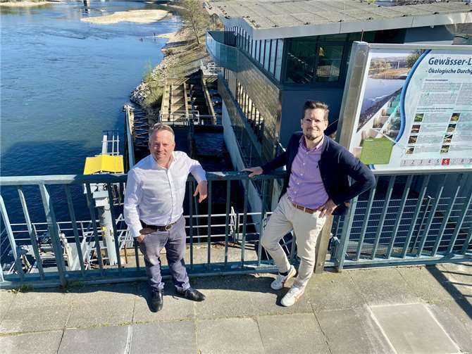 Stephan Wefelscheid und Christian Altmaier vor dem Mosellum.  Foto: Claas Osterloh