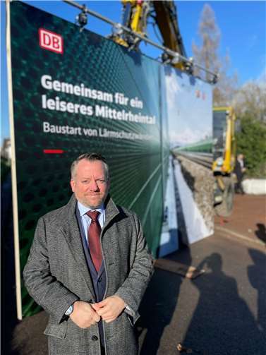 Stephan Wefelscheid, verkehrspolitischer Sprecher der Freie-Wähler-Landtagsfraktion, beim Spatenstich in Weißenthurm. Foto: privat