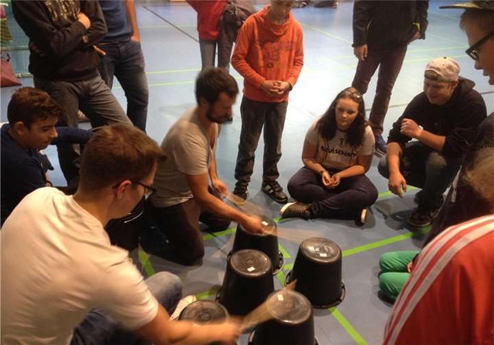 Stephanus-Schule Polch. Man kann das Trommeln einfach nicht lassen - selbst die Pausen wurden kreativ genutzt!