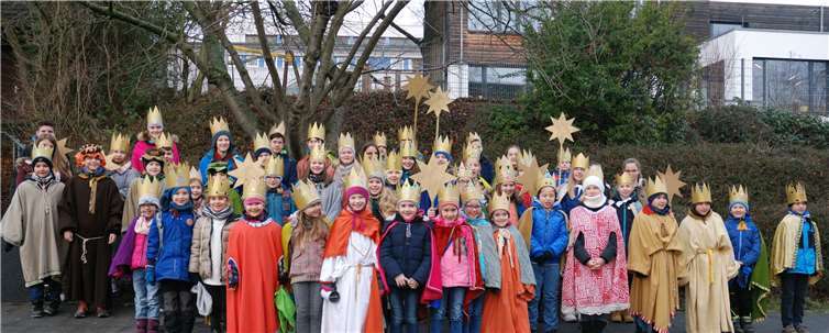 Sternsinger in Niederbachem, 53 Mädchen und Jungen beteiligten sich.privat