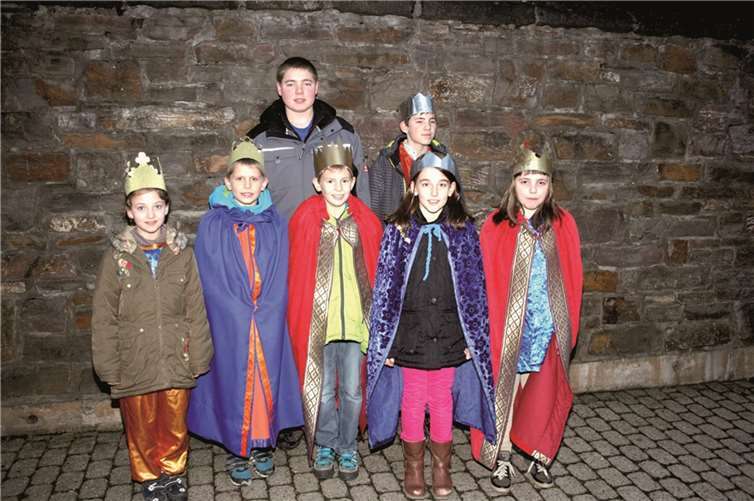 Sternsinger waren auch in Waldorf unterwegs. Allein hier sammelten sie fast 2.000 Euro für den guten Zweck.WK