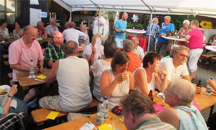 Stets ein Ort der Geselligkeit - das Löhrstraßenfest. privat