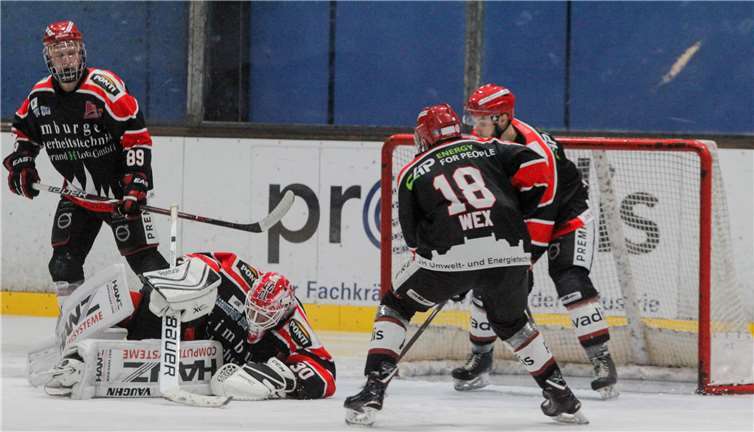 Steve Themm pariert eine große Chance der Gäste auf den 5:6-Anschlusstreffer.