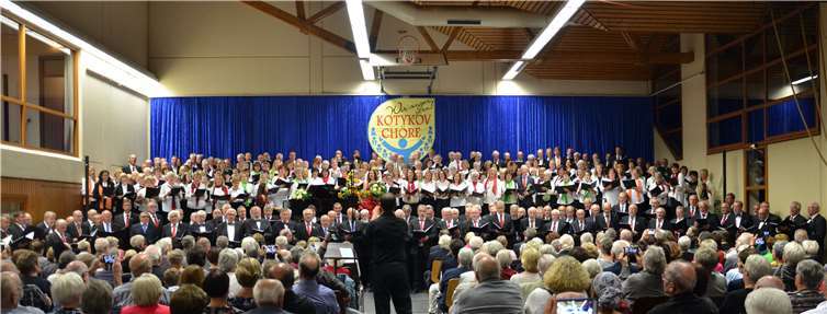 Stimmgewaltiger Schlussvortrag der mehr als 300 Sängerinnen und Sänger in der Limeshalle. Foto: privat