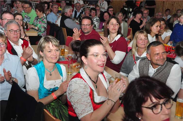 Stimmung am Tisch der Ettringer Bayern.