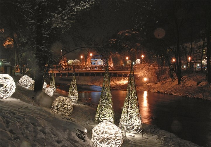 Stimmungsvoll: Die Veranstaltung Uferlichter im Kurpark in Bad Neuenahr. Christian Lersch