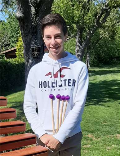 Stipendiat Lukas Pfunder (Jahrgangsstufe 11, Schlagzeugklasse Herr Kohmann) konnte mit dem Förderbetrag beispielsweise seine Percussionsinstrumente um sogenannte Woodblocks und Schlägel erweitern. Foto: privat