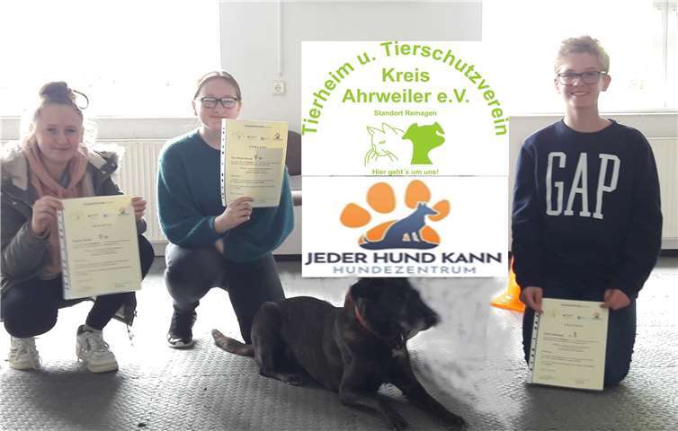 Stolz präsentieren dieTeilnehmer ihre Urkunden. Foto: privat