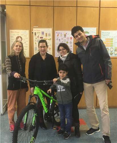 Stolz präsentierte Zweitklässler Kian sein Fahrrad.Foto: privat