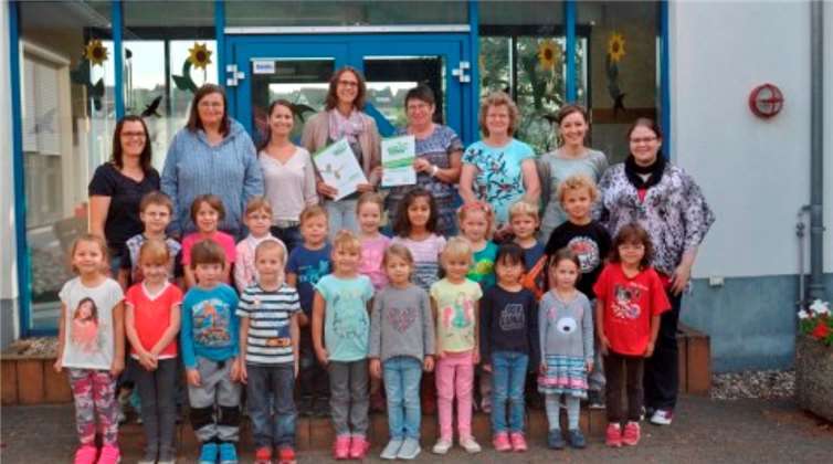 Stolz stellten sich die Geehrten zum gemeinsamen Foto auf. privat