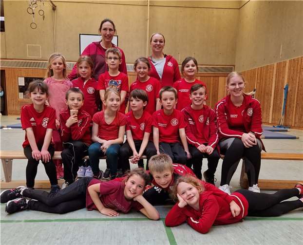 Stolz über ihre Leistung – die Maifeld-Gang I und II