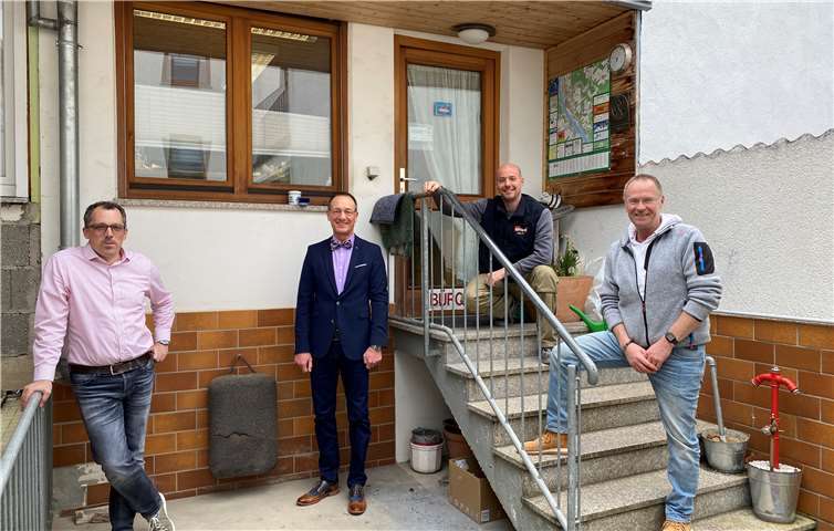 Stolz und froh, durch die Aktion etliche Betriebe unterstützen zu können: v.r.: Joachim Krech, Roger Nengel, Günter Groß und Marc Klaßmann. Foto: Stadtverwaltung Lahnstein