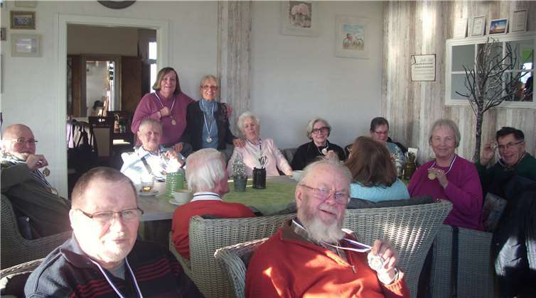 Stolz und sichtlich erfreut präsentierten sich die neuen Ordensträger/innen der Session 2018/19 dem Fotografen.Foto: privat