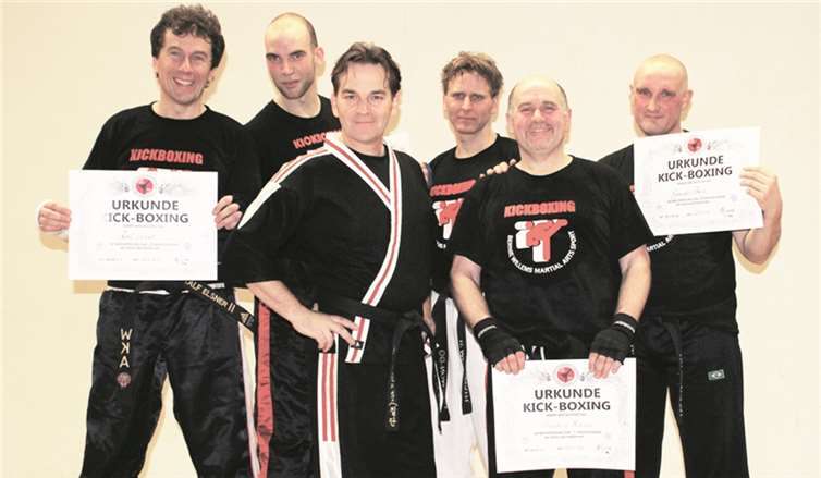 Stolze DAN-Träger (von links): Dr. Ralf Elsner, Till Waldhausen, Bernie Willems, Ralf Wischnath, Heinz Koenen und Guido Fein.privat