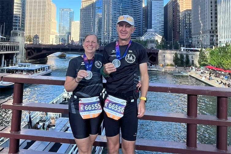Stolze Finisher: Susanne und Olli nach dem Chicago-Marathon.