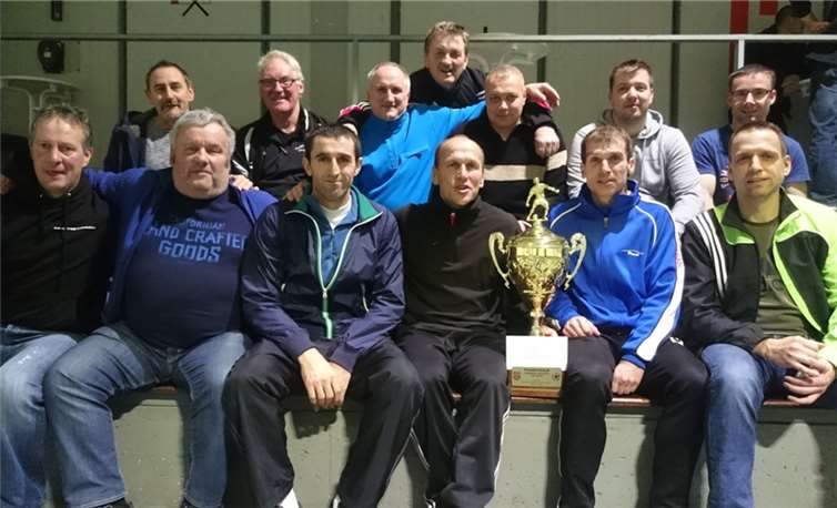 Stolze Sieger des traditionsreichen Turniers, die AH Adenau/Leimbach. privat