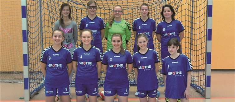 Stolze Siegerinnen: Die Handballerinnen der Schönstätter Marienschule haben noch viel vor.privat