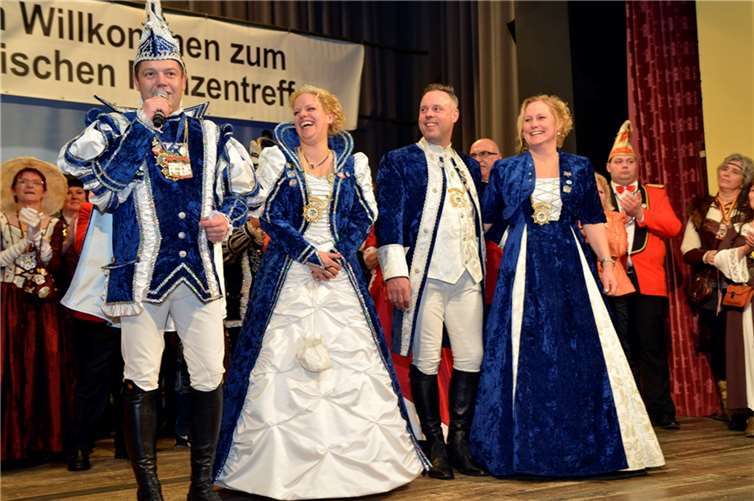 Strahlende Gesichter allenthalben so wie hier bei Prinz Frank und Prinzessin Christina vom Moselort Ernst. Foto: Thomas Frank