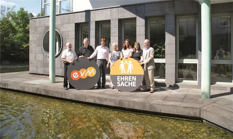 „Strahlende Gesichter bei den Spendenempfängern der evm-Ehrensache in der Verbandsgemeinde Weißenthurm.“ evm