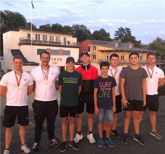 Strahlende Gesichter bei den erfolgreichen GTRVN-Regattateilnehmern. Fotos: privat