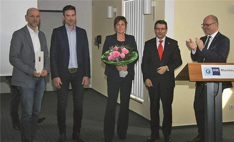 Strahlende Gesichter bei der Auszeichnung mit dem Landespräventionspreis (v.l.n.r.): Wolfgang Schwarz, Thorsten Lemke, Martina Best-Liesenfeld, Jürgen Häfner, Dr. Andreas Ammer. privat