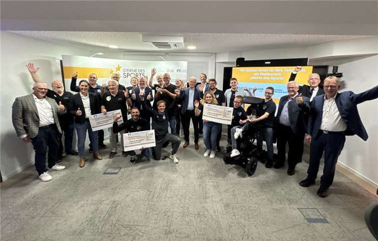 Strahlende Gesichter bei der Preisverleihung der „Sterne des Sports“ in Bronze 2025 in Kaisersesch. Fotos: Raiffeisenbank MEHR eG