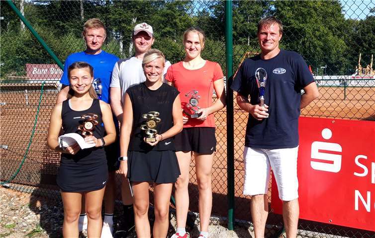 Strahlende Gesichter bei der Siegerehrung. Fotos: privat