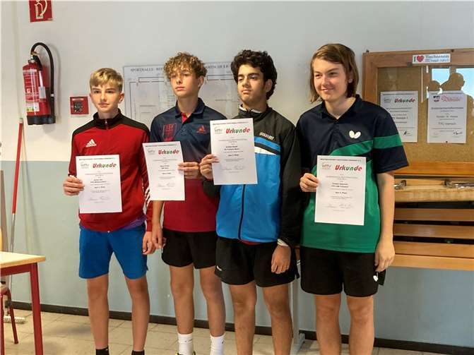 Strahlende Gesichter bei der Siegerehrung, Torben Heinrich ganz rechts. Foto:TTC Fritzdorf