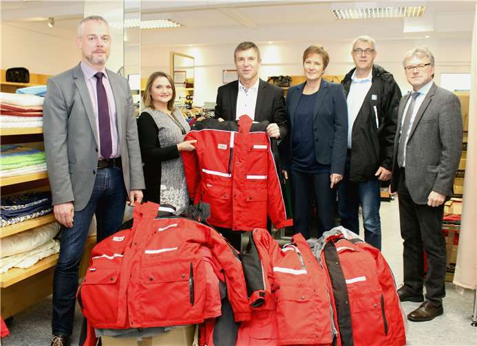 Strahlende Gesichter bei der Spendenübergabe an die Caritas und Rhein-Mosel-Werkstatt im Kleiderladen in der Koblenzer Hohenzollernstraße. Privat
