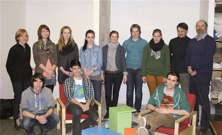 Strahlende Gesichter bei der Übergabe der Möbel in der Caritas-Wohnungslosenhilfe.  Privat