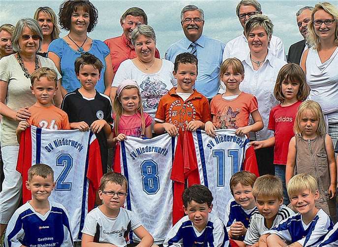 Strahlende Gesichter gab es im vergangenen Jahr! 2811 Euro durften sich die Fördervereine der Insel teilen. privat