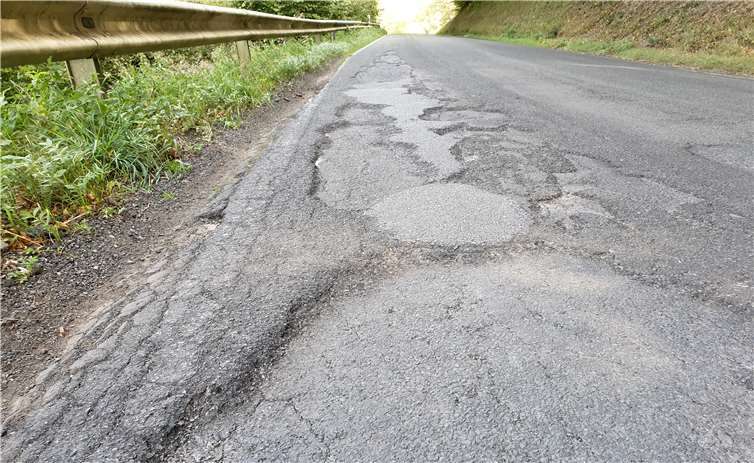 Straßenschäden auf der L 87.Foto: privat